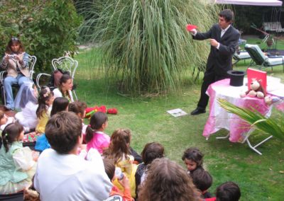 Mago Nicolas Palacios, show de magia para todo tipo de eventos, cumpleaños, infantil, matrimonios, empresas, adultos.