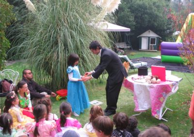 Mago Nicolas Palacios, show de magia para todo tipo de eventos, cumpleaños, infantil, matrimonios, empresas, adultos.