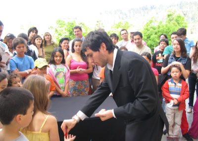 Mago Nicolas Palacios, show de magia para todo tipo de eventos, cumpleaños, infantil, matrimonios, empresas, adultos.