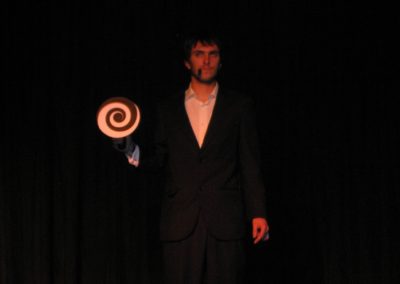 Mago Nicolas Palacios, show de magia para todo tipo de eventos, cumpleaños, infantil, matrimonios, empresas, adultos.